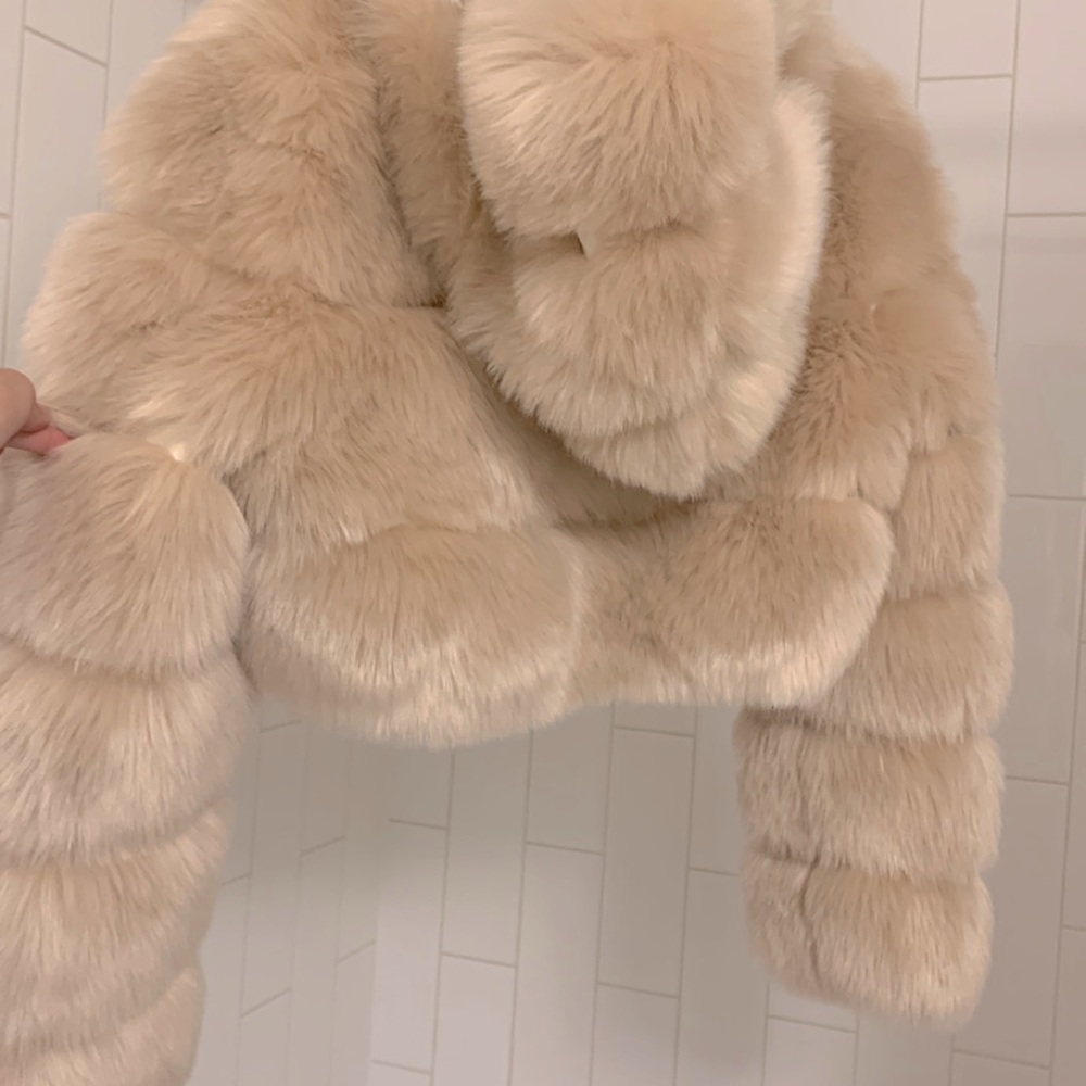 Blush Pink faux Fur Crop Jacket